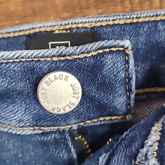 Just Black Denim Shorts with White Eyelet Ruffle Trim Western High Rize Size S - Picture 2 of 6